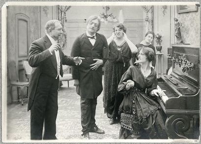 RIVERS Fernand. GONZAGUE, Eclectic Films. DEUX PHOTOGRAPHIES ORIGINALES, 1916. 1...