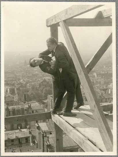 HERVIL René. PARIS, Le Film d'Art. TROIS PHOTOGRAPHIES ORIGINALES, 1924. 24 x 18...