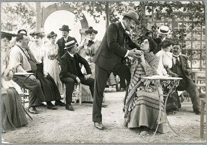 EFFETS DE PRINTEMPS, Pathé-Frères. QUATRE PHOTOGRAPHIES ORIGINALES, 1902. 11,2 x...