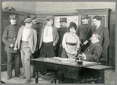 RUSÉ POLICER, Pathé-Frères. PHOTOGRAPHIE ORIGINALE, 1909. 12,5 x 17,2 cm, sous p...