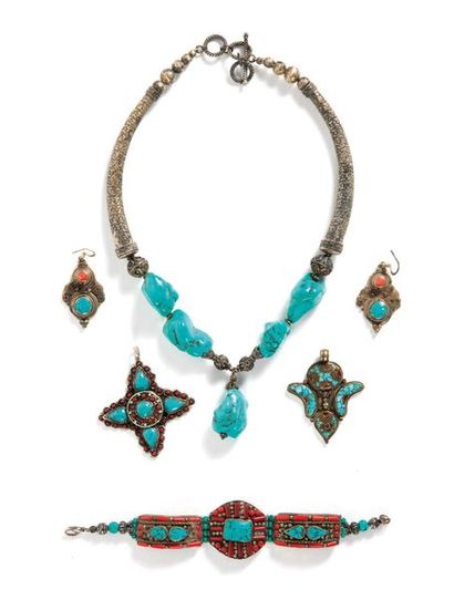 TIBET TIBET

Metal jewellery set: a necklace decorated with natural turquoise with...