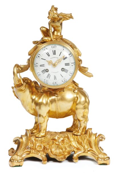 Pendule à l'éléphant 
Elephant clock




in chased and gilded bronze. Dial by "Lepaute...