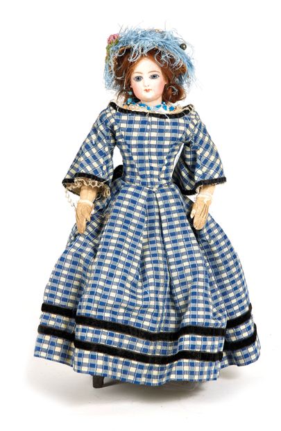 Poupée de mode, Fashion doll, 

swivel head and biscuit collar, fixed blue eyes,...