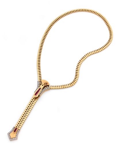 Collier Necklace 

in 18K (750) gold forming a zipper, the system and the end set...