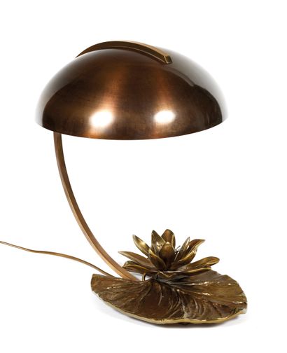 MAISON CHARLES MAISON CHARLES
Lampe modèle « Nénuphar » version coupelle en bronze...