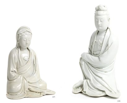 CHINE, Dehua - XIXe siècle CHINA, Dehua - 19th century
Guanyin statuette in "Blanc...