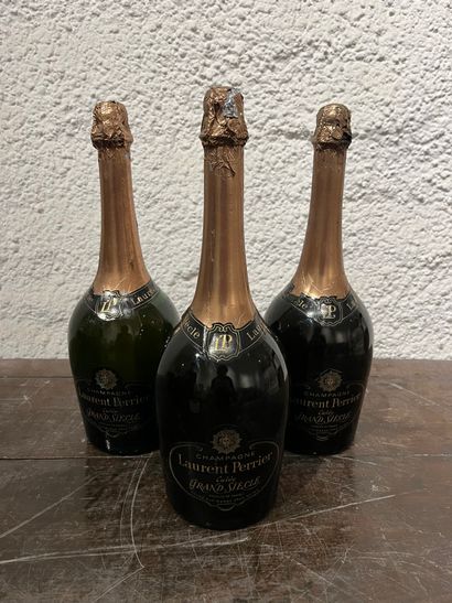 null 3 magnums Champagne Laurent Perrier Cuvée Grand Siècle , niveaux : 2 sous la...