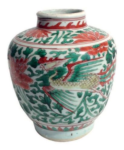 null CÉRAMIQUE DE LA CHINE EPOQUE MING (1368 - 1644) Pot en porcelaine décorée en...