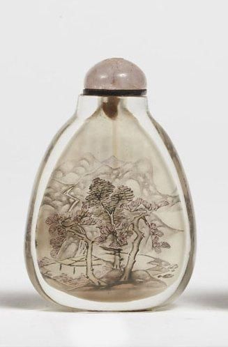 CHINE - XIX - XXE SIÈCLE Flacon tabatière en cristal de roche peint à l'intérieur...