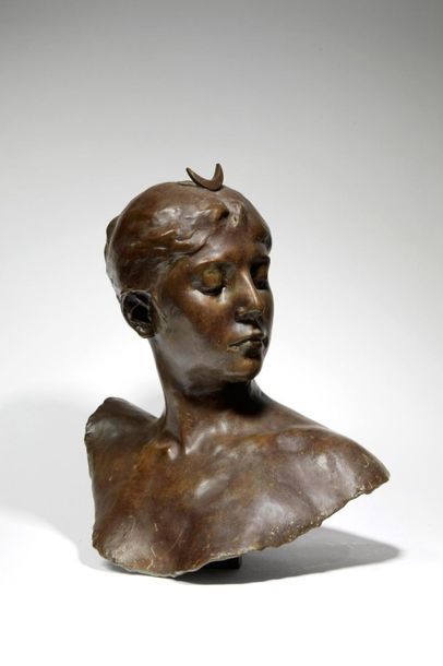 null Alexandre FALGUIERE (1831-1900)

Buste de Diane

Groupe en bronze à patine brun-vert...