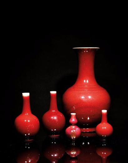 CHINE - Fin XIXe siècle CHINE - Fin XIXe siècle

Vase de forme balustre à col évasé...