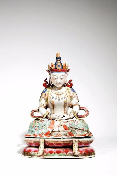 CHINE - Début XXe siècle CHINE - Début XXe siècle

Statuette d'Amitayus en porcelaine...