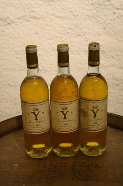 null 3 bouteilles

"Y" Lur Saluces 1978, niveaux : 1 bas goulot, 1 légèrement bas,...