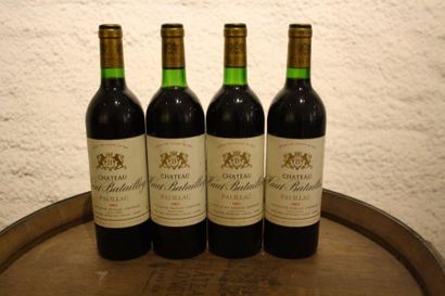 null 4 bouteilles

Château Haut Batailley 1983, niveaux : 1 bas goulot, 1 légèrement...