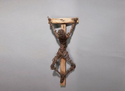 CHRIST Christ 

en fils torsadés et clous sur croix en bois.

Outsider Art, Mexique.

XXème...