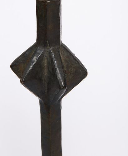 Alberto GIACOMETTI Alberto GIACOMETTI (1901-1966)

LAMPE A POSER, modèle "Etoile"

Bronze...