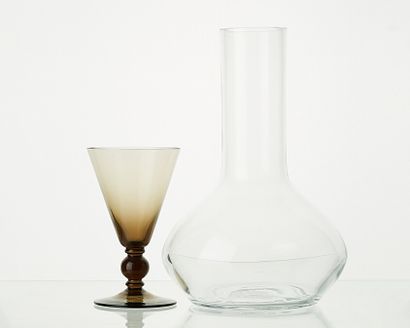 null LIGNE ANTIQUE comprenant:

- 1 carafe ANTIQUE à décanter en verre translucide...