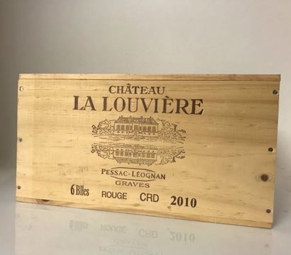 6 bouteilles de Château LA LOUVRIERE 2010...