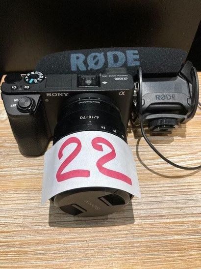 null 1 appareil photo SONY et son objectif 4/16/70 A6500-4K et micro rode pour prise...