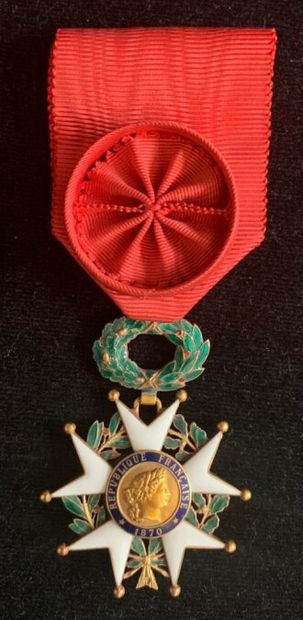 FRANCE 
Légion d'honneur étoile d'officier...