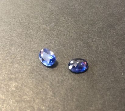 null * DEUX SAPHIRS OVALES 1.8 cts