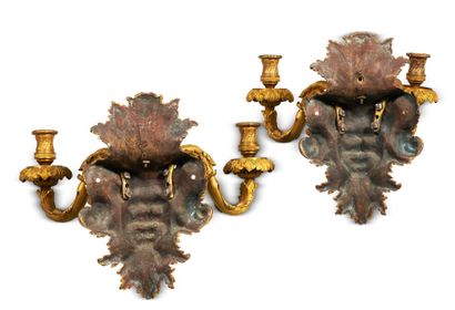 null PAIR OF SCONCES WITH THREE ARMS

France, circa 1710/1720

Chased and gilded...