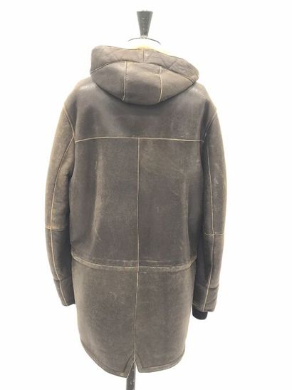 null Manteau marron en cuir d'agneau, de la marque ARCHIVES

Taille 46

100% cuir...