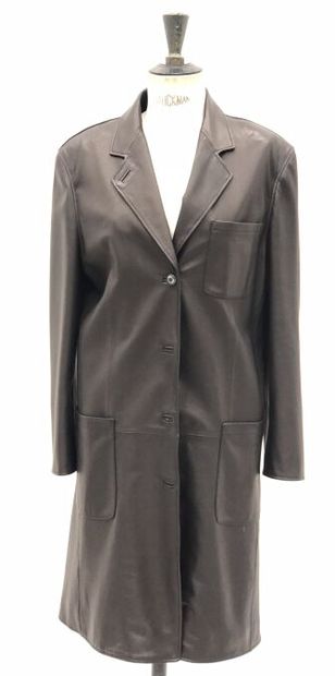 null Manteau 3/4 marron / noire en cuir avec deux larges poches et boutons, de la...
