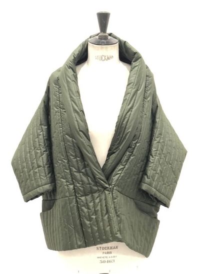 null Doudoune matelassée verte avec une coupe kimono court

Taille 38

Polyester