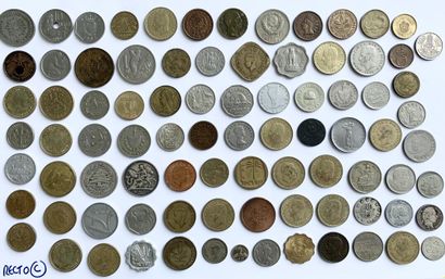 null MONDE

Lot de monnaies de voyage, essentiellement du XXème siècle (environ 214...