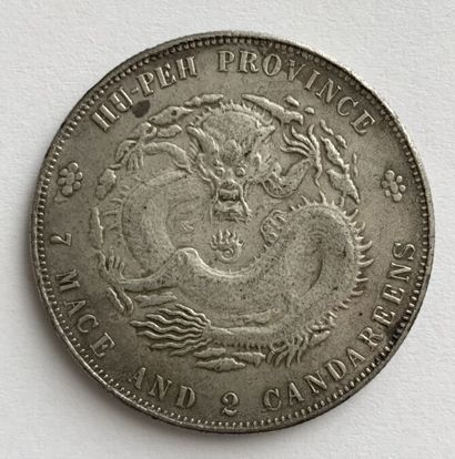 null CHINE

Empire

1 dollar Province de Hu Peh

Faux d'époque

Poids : 18.04 gr



Provenance:...