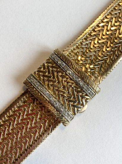 null BEAUTIFUL BRACELET CUFF KNOWN AS "A SECRET
In yellow gold 18K (750 thousandths)...