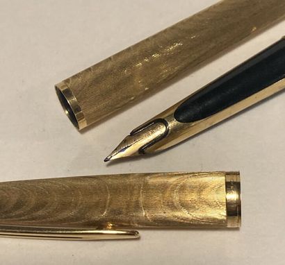 null WATERMAN Paris, CF 
STYLO FOUNDATION
Gold-plated, grooved model with 18K (750...