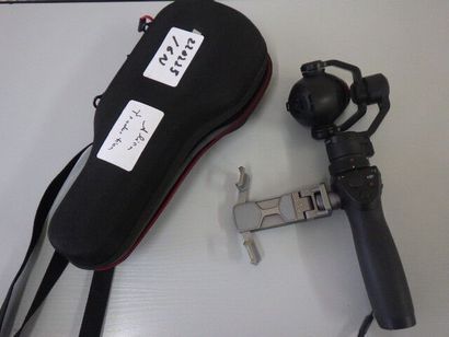 null Lot :
- 1 caméra DJI OSMO modèle FC350Z avec housse mais sans accu ni alimentation
-...