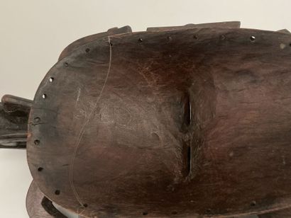 null SENOUFO - MALI (de type)
Grand masque d'ancêtre Kpelié en bois lourd, décoré...