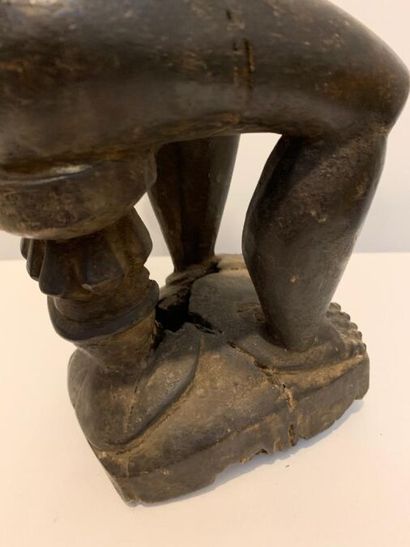 null BAOULÉ - CÔTE D'IVOIRE (de type)
Grande statue d'ancêtre en bois à patine brune...