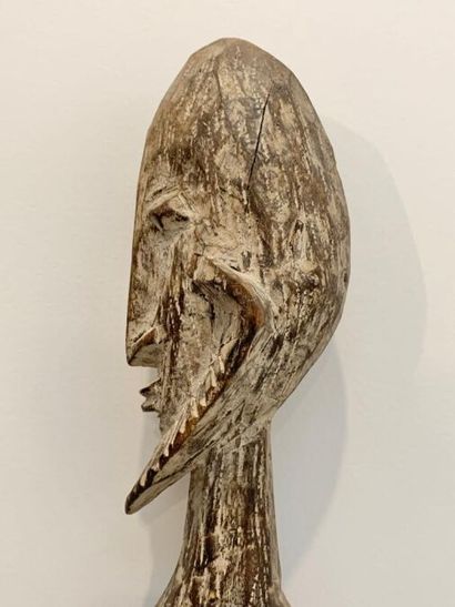 null DOGON - MALI (de type)
Grande statuette totémique en bois raviné figurant un...