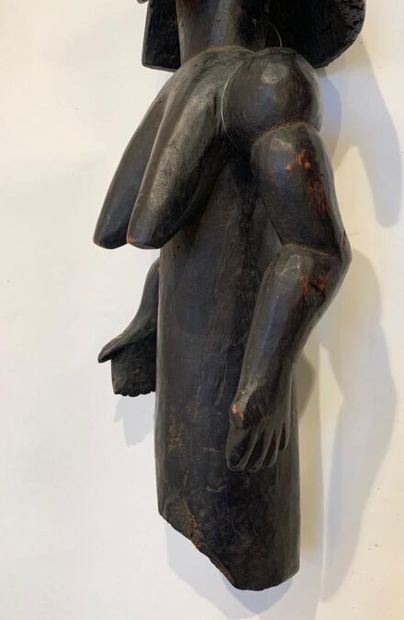 null FANG - AFRIQUE CENTRALE (de type)
Belle statue féminine représentée en buste...