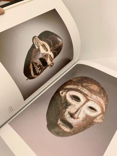 null [ARTS PREMIERS]
Ensemble de 2 ouvrages comprenant :
- "Masques", par Christiane...