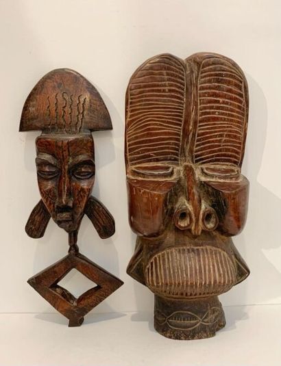 BAMILÉKÉ - CAMEROUN (de type)
Deux statuettes...