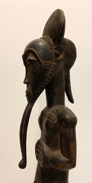 null BAOULÉ - CÔTE D'IVOIRE (de type)
Grande statue d'ancêtre en bois à patine brune...