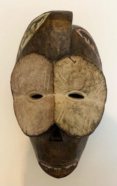 null BEMBE - CONGO
République Démocratique du Congo (de type)
Masque stylisé en bois...