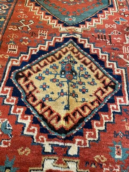 null TAPIS KAZAK (chaîne, trame et velours en laine)
Caucase, vers 1900
202 x 130...