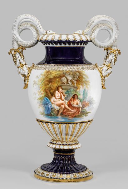  Monumental vase Meissen à anse serpentine avec représentation de Boucher et peinture... Gazette Drouot