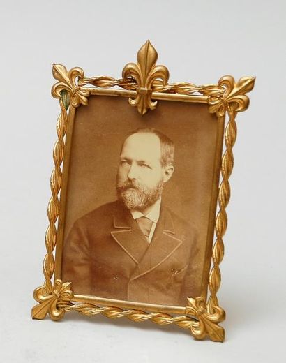 null Philippe, comte de Paris (1838-1894). Portrait photographique le représentant...