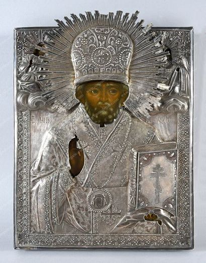 null SAINT NICOLAS LE THAUMATURGE.
Icône russe, tempera sur bois conservée sous riza...