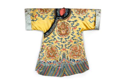 null Women's dress, China, late 19th century, closed y-shaped dress in yellow silk...