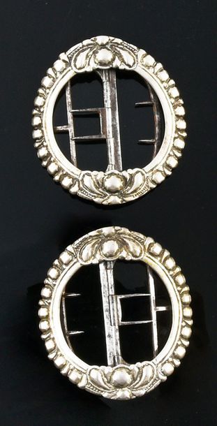 null Pair of men's shoe buckles, France, end of the 18th century, large oval buckles...