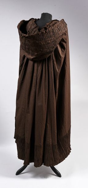 null Mantis, first third of the 19th century, large cape with large hood in cloth...