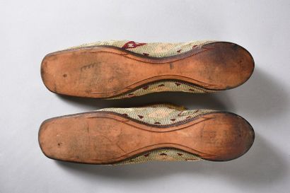 null Pair of ladies' shoes, Romantic period, flat shoes with leather soles; the upper...